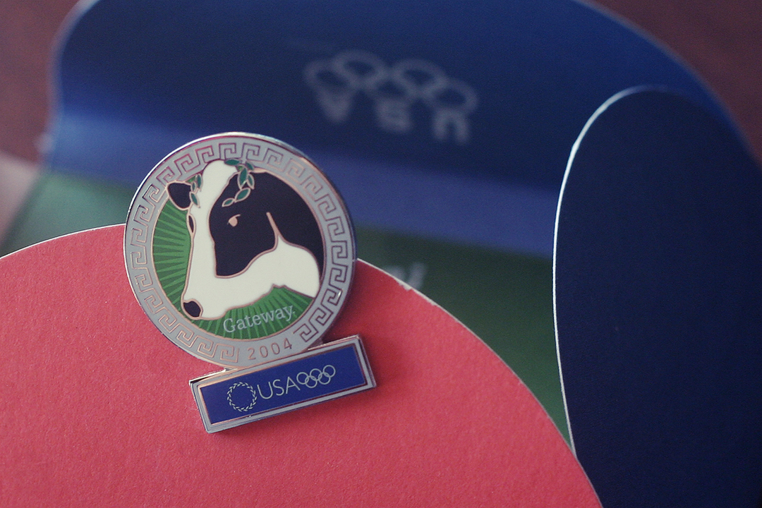Athens Olympic Pin w/packaging